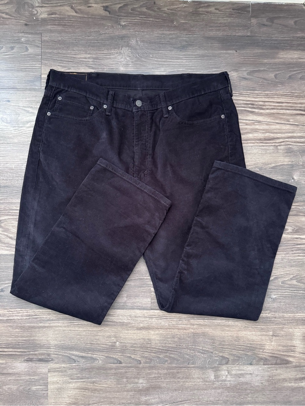 Levi's Men's Black Corduroy Straight Leg Pants